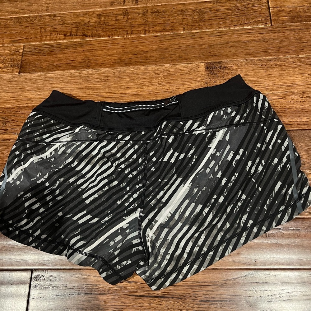 Athleta short size medium - Picture 2 of 3